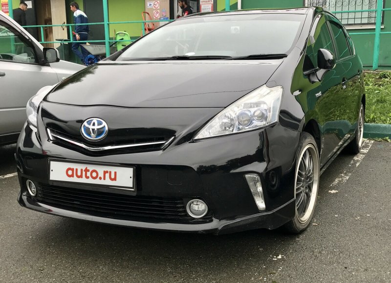 Toyota Prius 2012 универсал