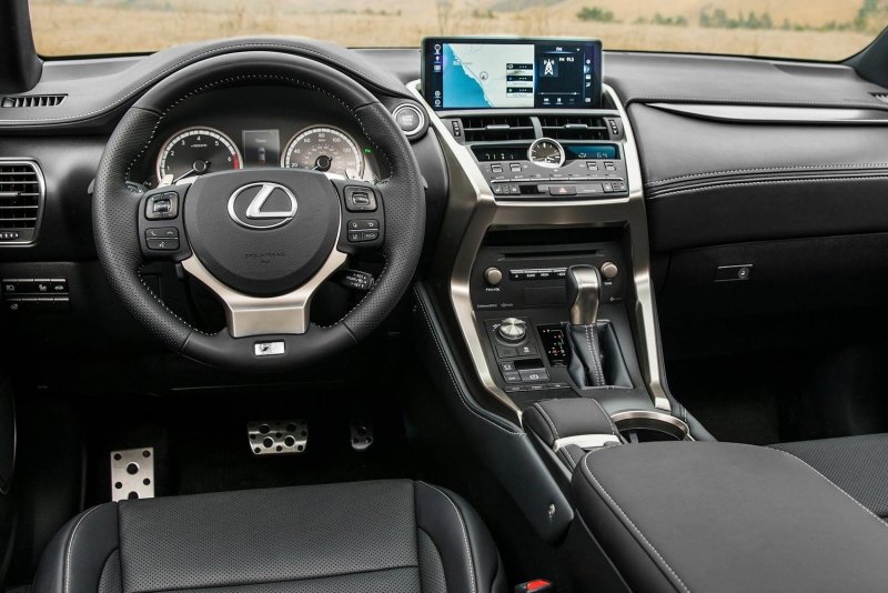 Lexus NX 200t салон