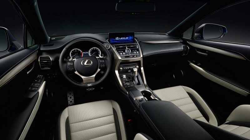 Lexus NX 200t салон