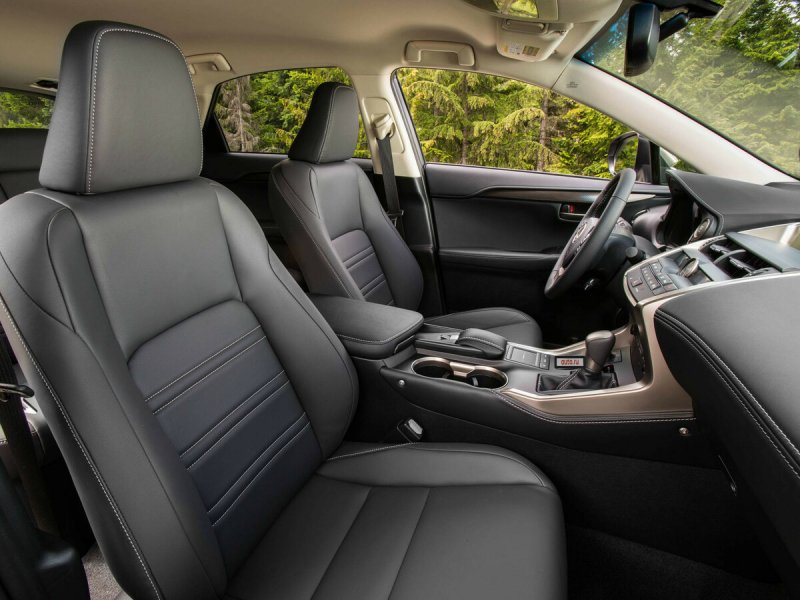 Lexus NX черный салон