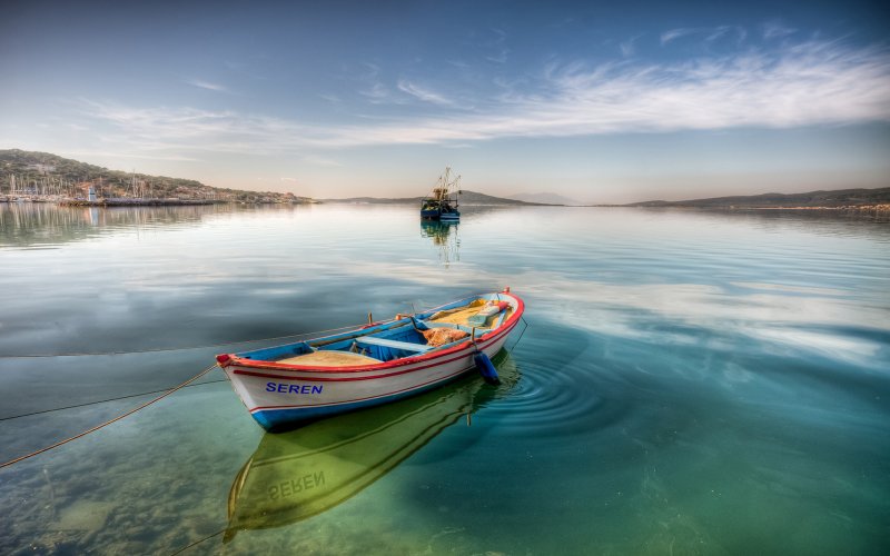 Лодка на воде
