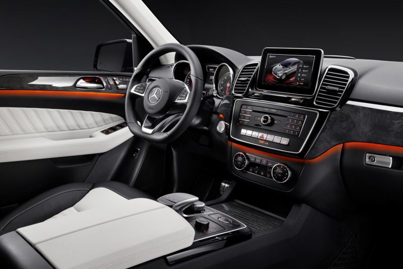 Мерседес Бенц GLE 2016 салон