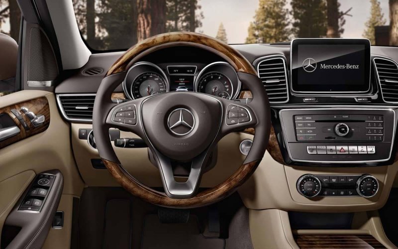 Мерседес Бенц GLE 2016 салон