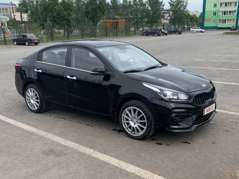 Kia Rio 2017 черная