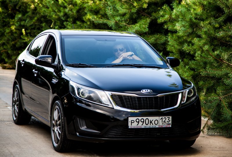 Kia Rio 2016 черная