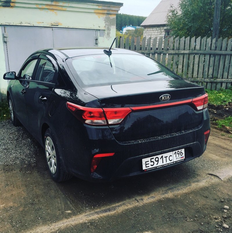 Kia Rio 2016 седан черный