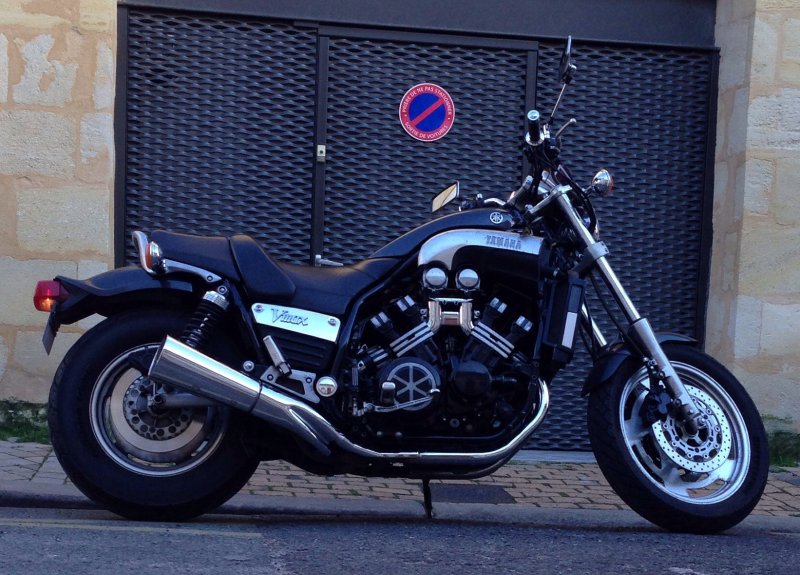 Honda v Max 1200