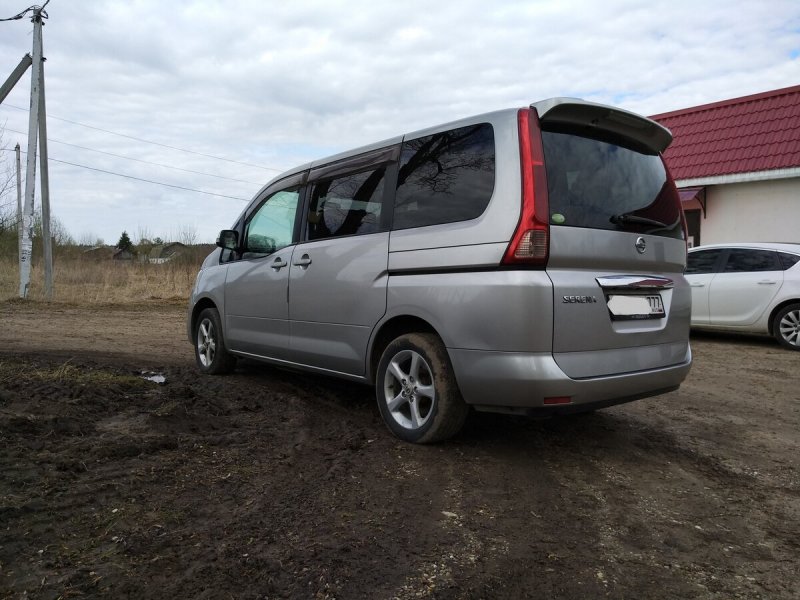 Автобусы белые Ниссан