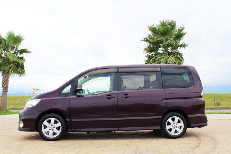 Nissan Serena 2006