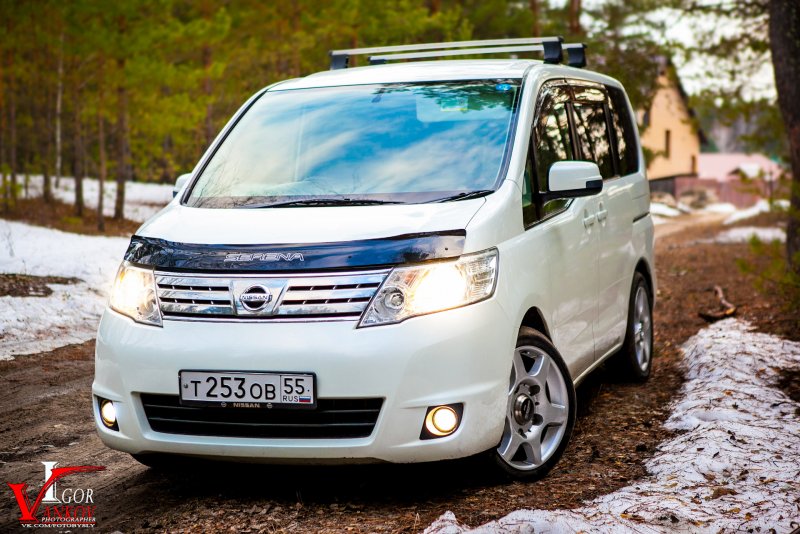 Nissan Serena c25