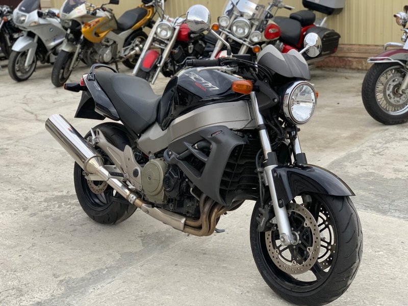 Honda x11