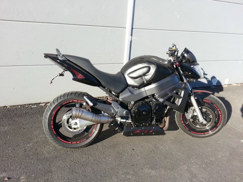 Honda x11