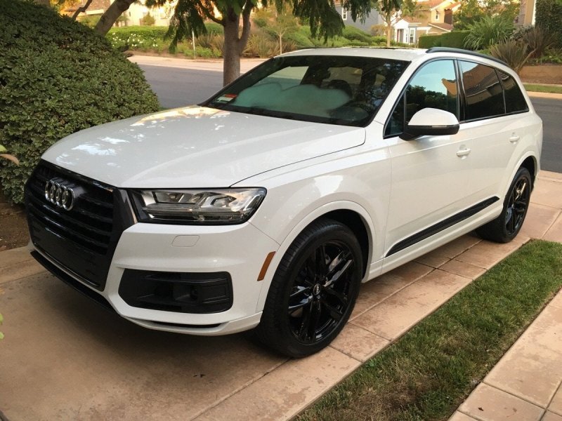 Ауди q7 белая новая