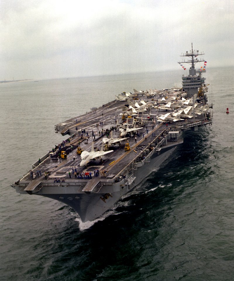 Авианосец USS Nimitz