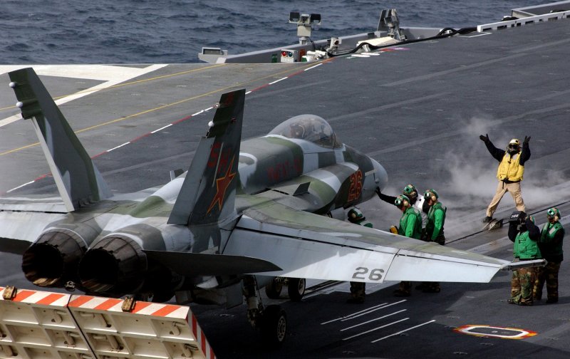 F/A-18c Hornet на палубе