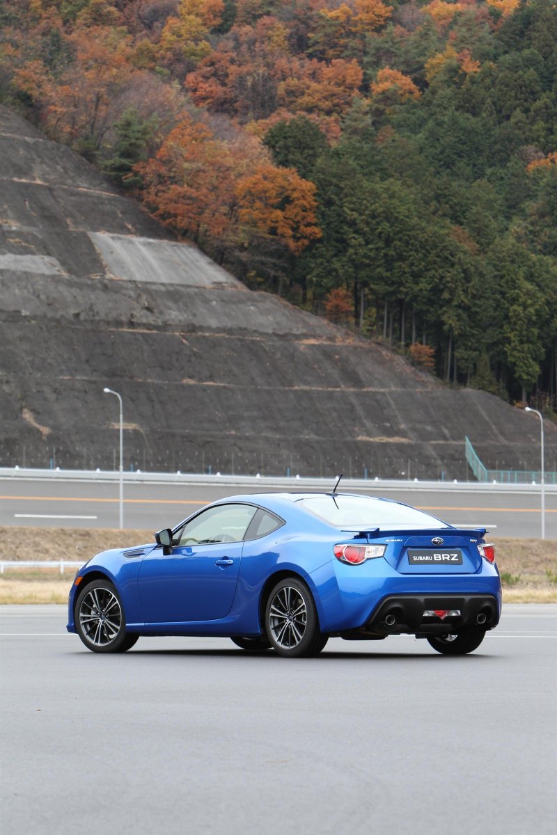 Спортивная Subaru BRZ