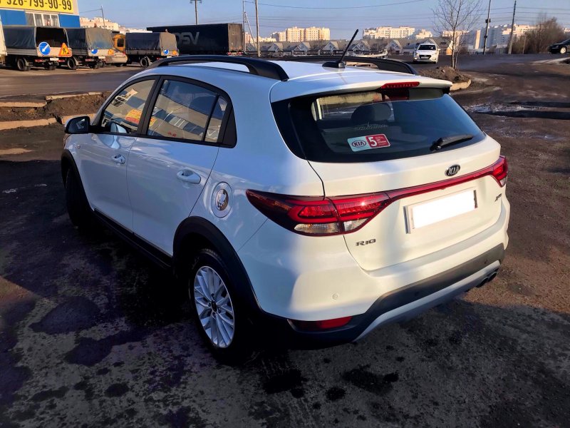 Kia Rio x line 2021 белый