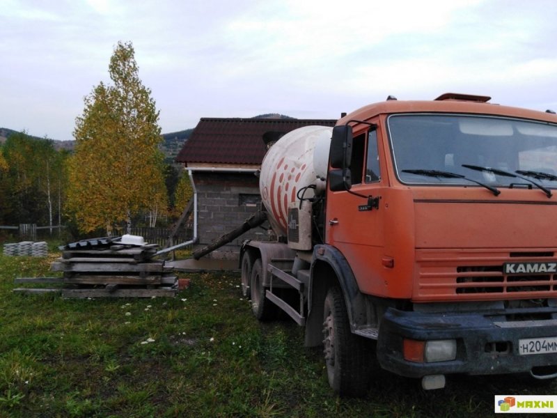 Автобетоносмеситель КАМАЗ С насосом