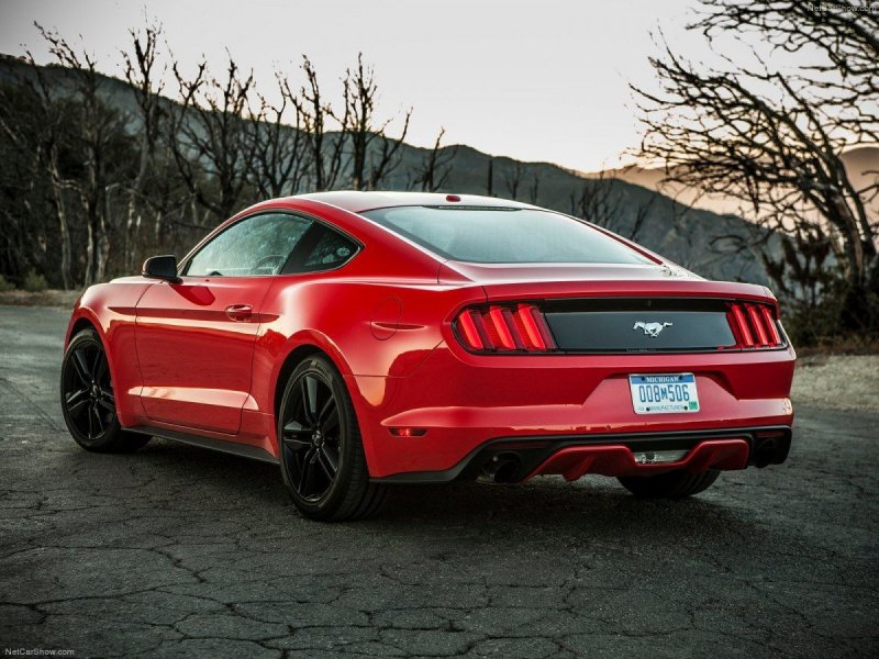 Ford Mustang 2015 красный