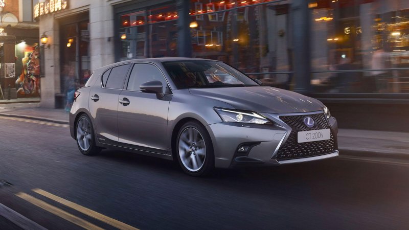 Lexus ct200h