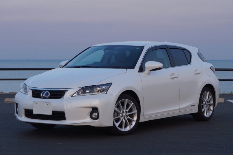 Lexus ct200h 2011