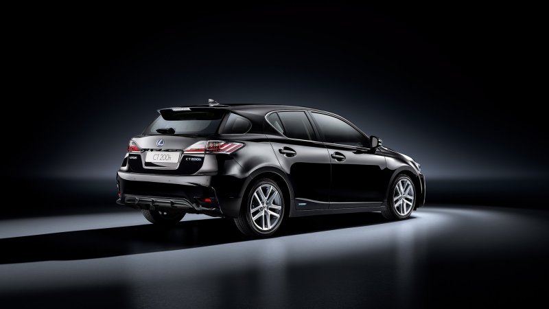 Lexus ct200h черный