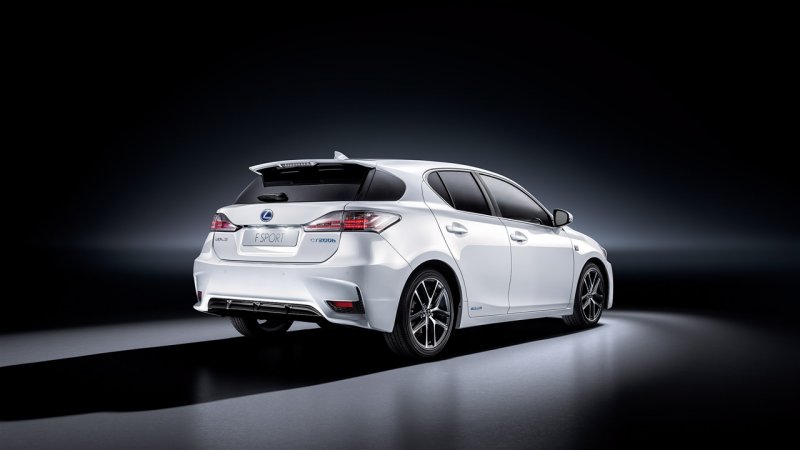 Lexus St 200 2014