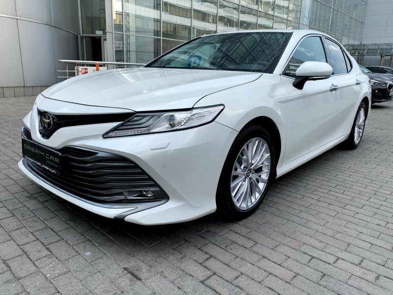 Toyota Camry VIII (xv70) 2018