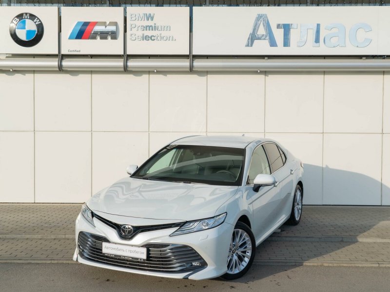 Toyota Camry xv70 2020
