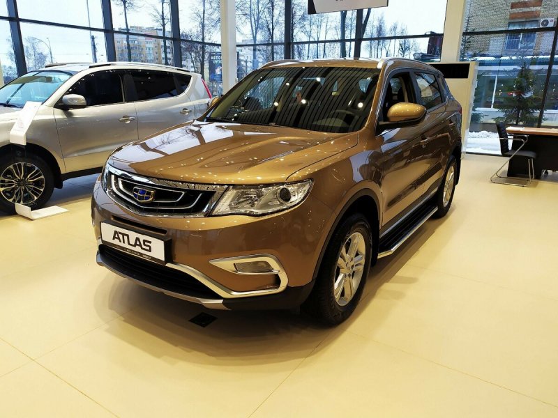 Geely Atlas золотой