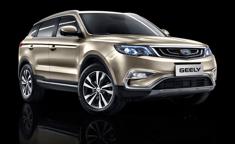 Geely Atlas янтарно золотой