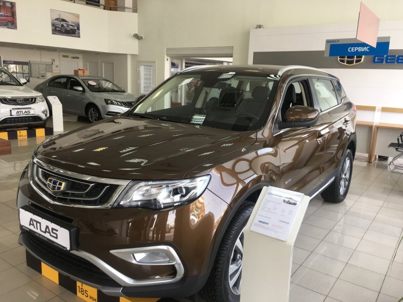 Geely Atlas 2019 коричневый