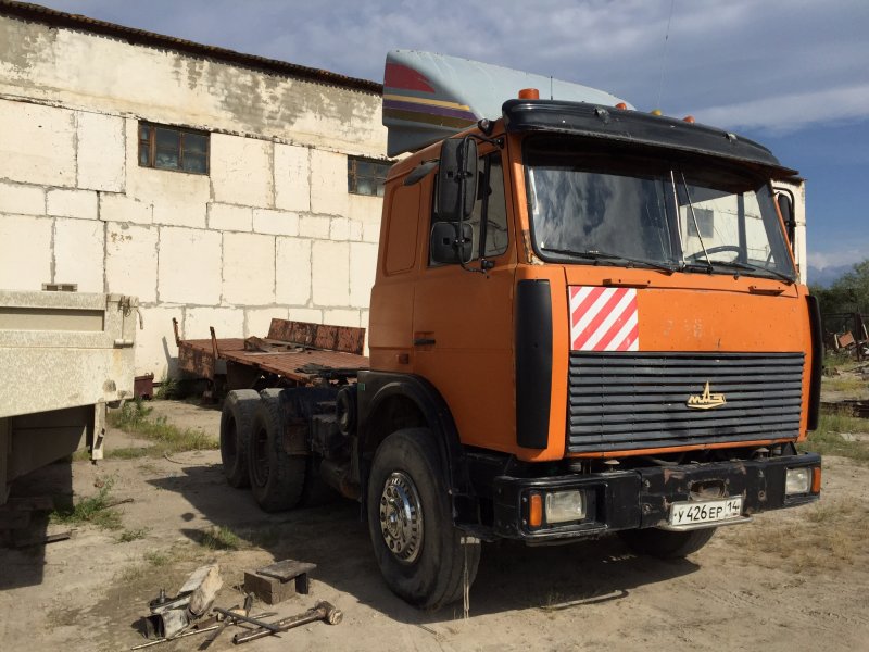 МАЗ 500 седельный тягач