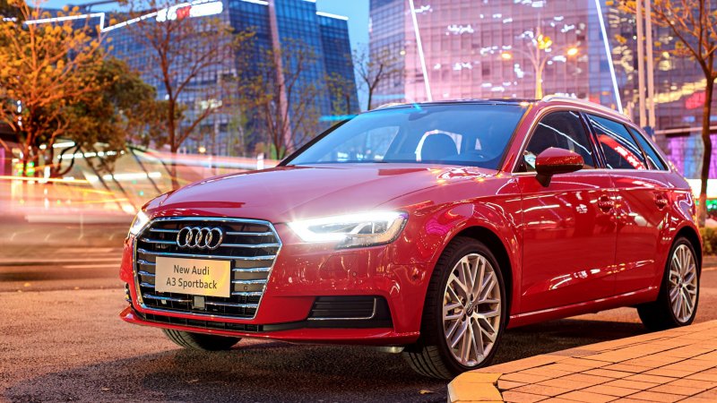 Audi a3 Sportback красная 2017
