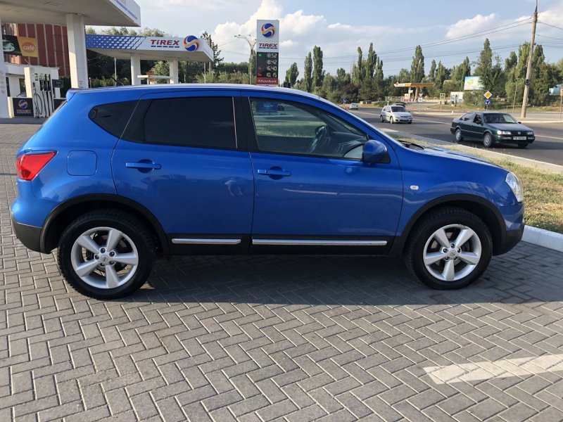 Nissan Qashqai 2016 голубой