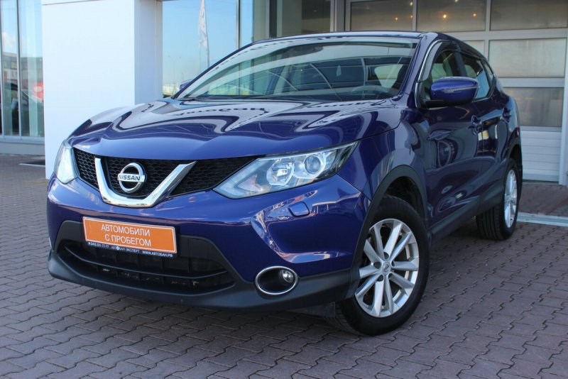 Машина синий Nissan Qashqai