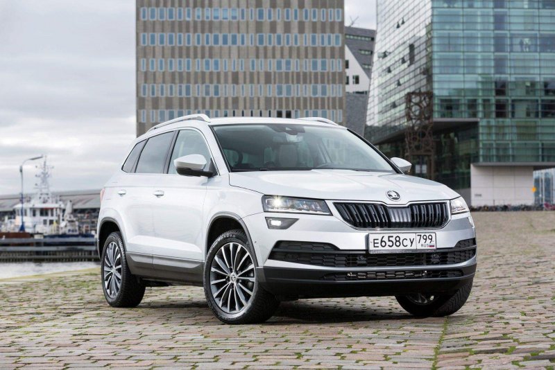 Škoda Karoq белый