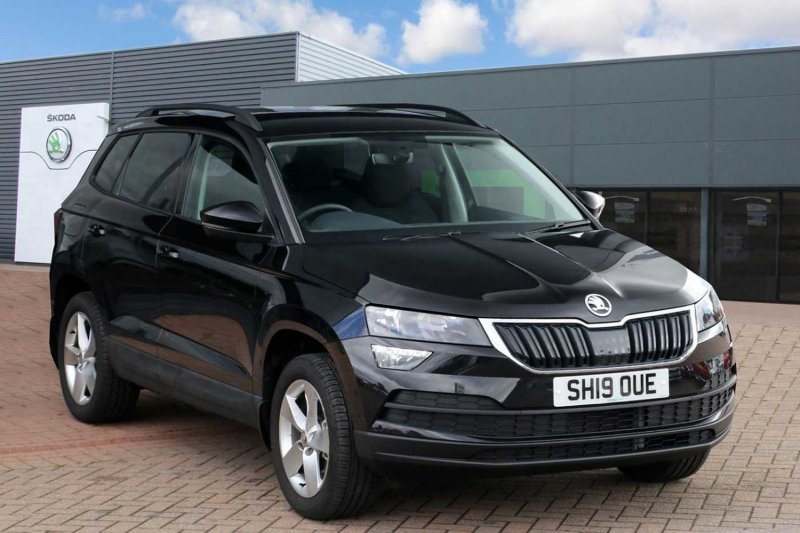 Škoda Karoq черный