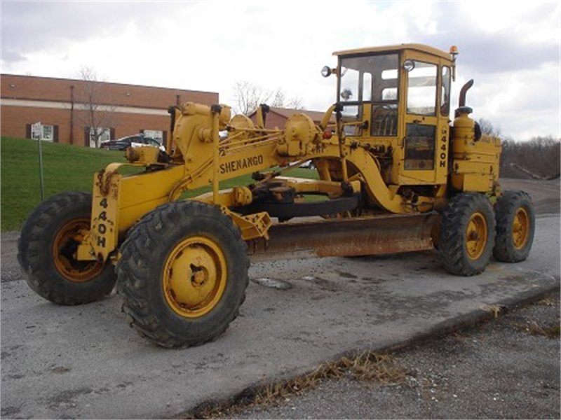 Автогрейдер Mitsubishi mg630