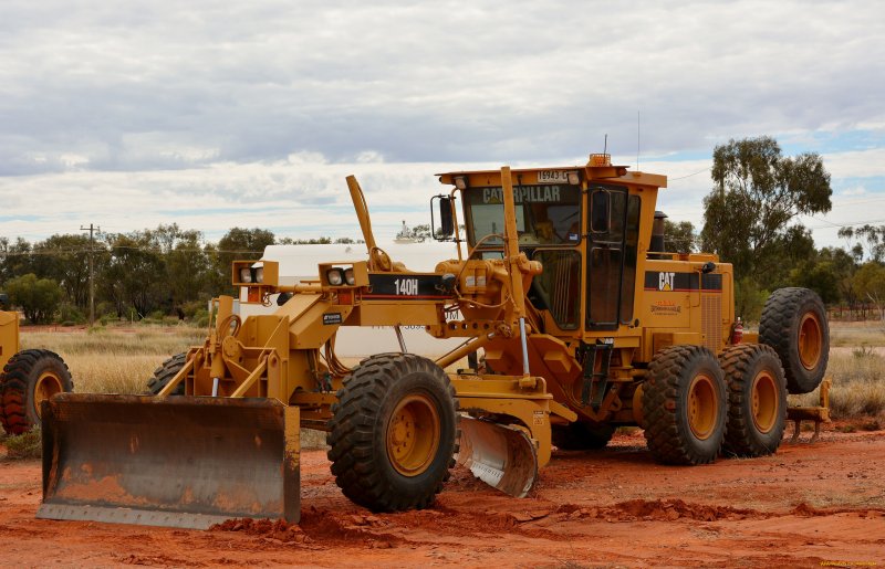 Грейдер Cat d2
