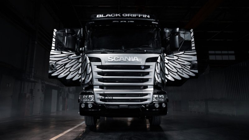Scania Black Griffin 2018