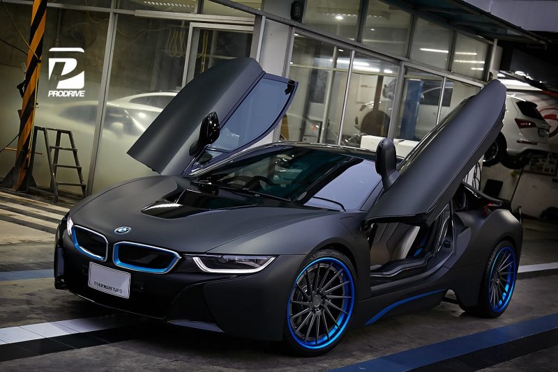 BMW i8 on adv1.