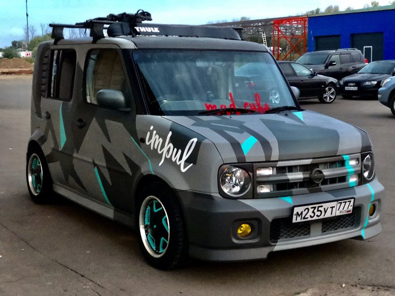 Nissan Cube z11 stance