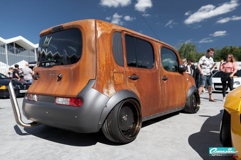 Nissan Cube фисташковый
