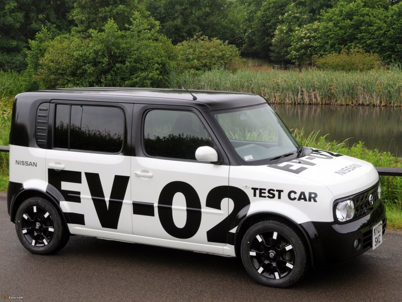 Nissan Cube бункер