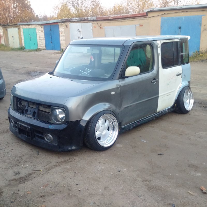 Nissan Cube 10