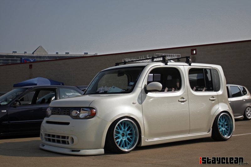 Nissan Cube Lift up