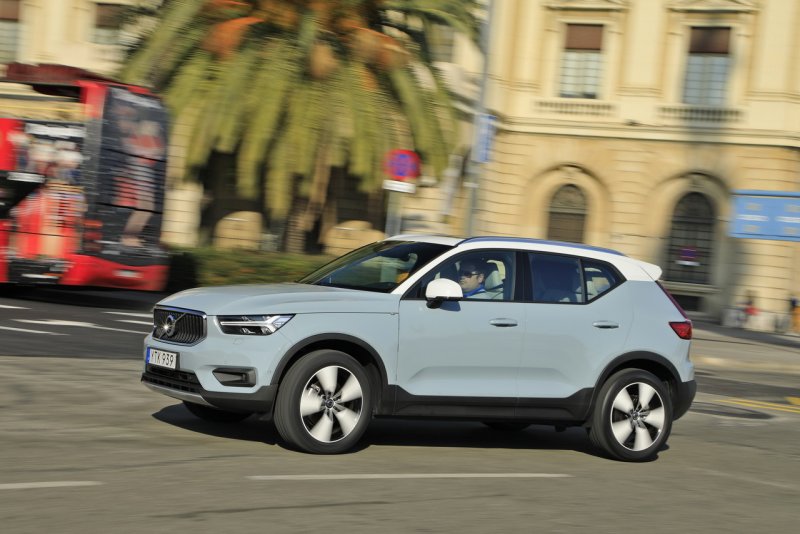 Вольво джип xc40