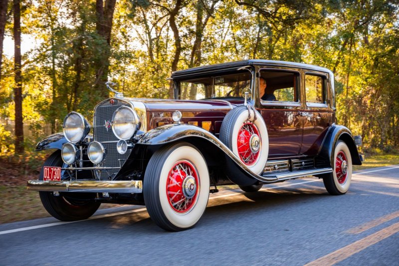 Cadillac v16 1930