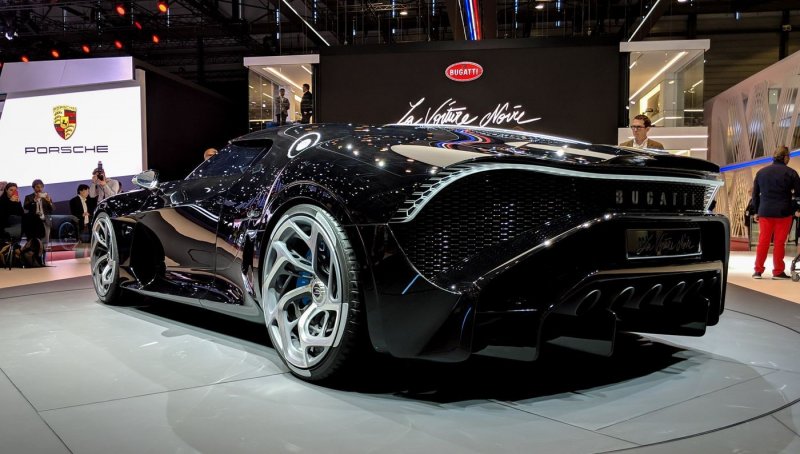 Бугатти la voiture noire 2021
